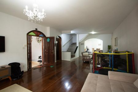 Sala  de casa para alugar com 4 quartos, 407m² em Vila Trujillo, Sorocaba