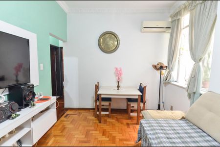 Apartamento à venda com 80m², 2 quartos e 1 vaga Apartamento à venda com 80m², 2 quartos e 1 vagaSala