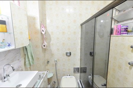 Apartamento à venda com 80m², 2 quartos e 1 vaga Apartamento à venda com 80m², 2 quartos e 1 vagaBanheiro