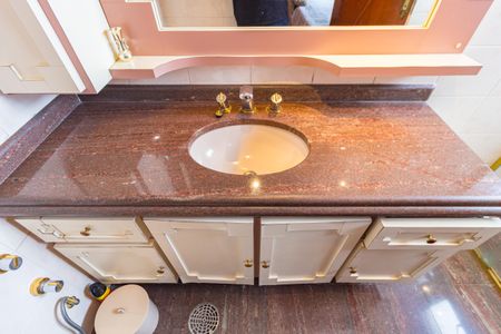 Apartamento à venda com 270m², 4 quartos e 4 vagasDetalhe Banheiro - Suíte 3