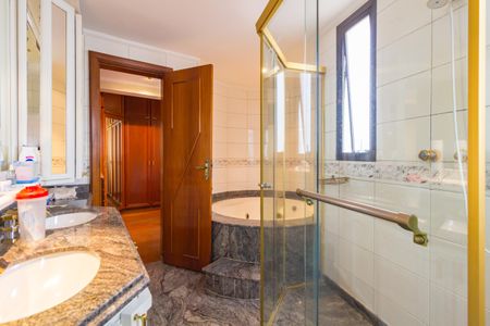 Apartamento à venda com 270m², 4 quartos e 4 vagasBanheiro - Suíte 4