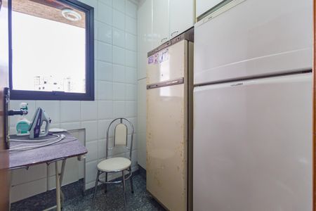 Apartamento à venda com 270m², 4 quartos e 4 vagasDespensa - Área de Serviço