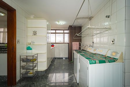 Apartamento à venda com 270m², 4 quartos e 4 vagasÁrea de Serviço