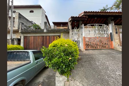 Casa para alugar com 200m², 3 quartos e 5 vagasQuintal
