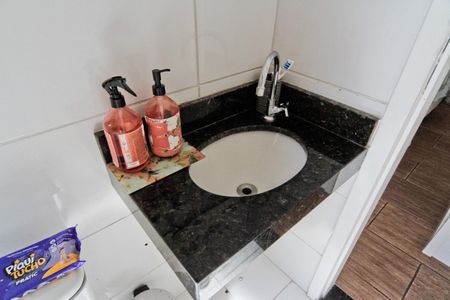 Casa de condomínio à venda com 80m², 3 quartos e 1 vagaBanheiro da Suíte