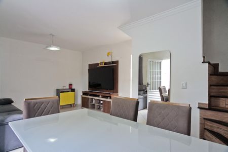 Sala de casa de condomínio à venda com 3 quartos, 80m² em Vila Mangalot, São Paulo