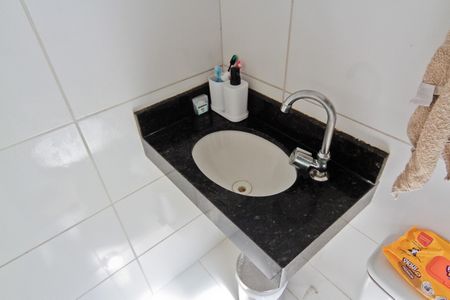 Casa de condomínio à venda com 80m², 3 quartos e 1 vagaBanheiro