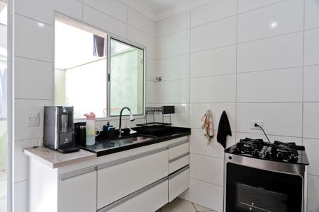 Cozinha de casa de condomínio à venda com 3 quartos, 80m² em Vila Mangalot, São Paulo