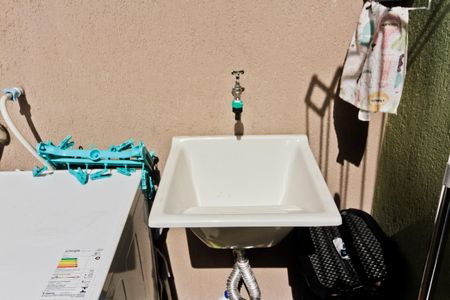 Casa de condomínio à venda com 80m², 3 quartos e 1 vagaÁrea de Serviço