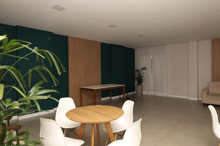Apartamento para alugar com 42m², 2 quartos e sem vagaÁrea comum - Salão de festas