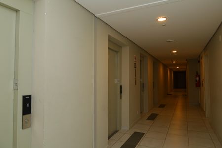 Apartamento para alugar com 42m², 2 quartos e sem vagaÁrea comum - Saguão do andar