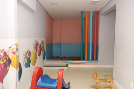 Apartamento para alugar com 42m², 2 quartos e sem vagaÁrea comum - Brinquedoteca