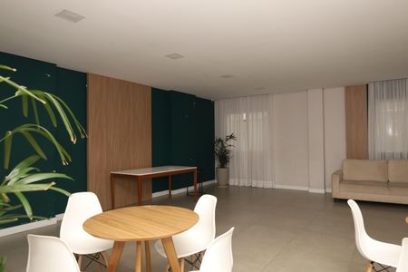 Apartamento para alugar com 42m², 2 quartos e sem vagaÁrea comum - Salão de festas