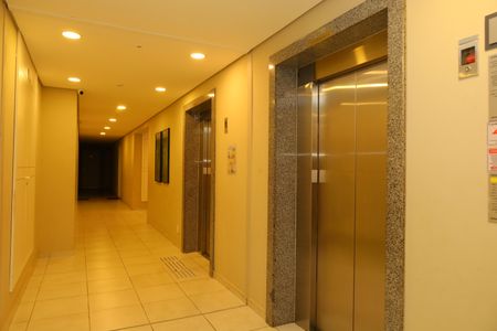 Apartamento para alugar com 42m², 2 quartos e sem vagaÁrea comum - Saguão do prédio