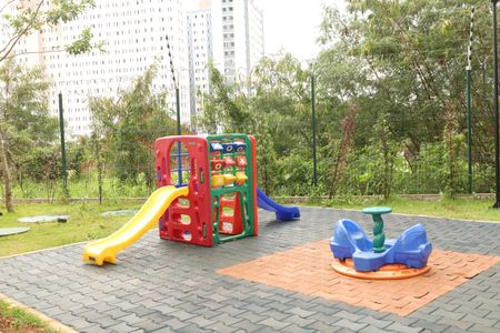 Apartamento para alugar com 42m², 2 quartos e sem vagaÁrea comum - Playground