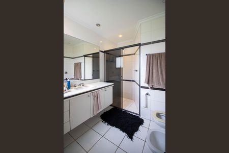 Apartamento à venda com 363m², 6 quartos e 4 vagasBanheiro Suíte 2