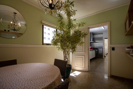 Apartamento à venda com 363m², 6 quartos e 4 vagasCozinha