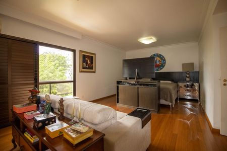 Apartamento à venda com 363m², 6 quartos e 4 vagasSuíte 4