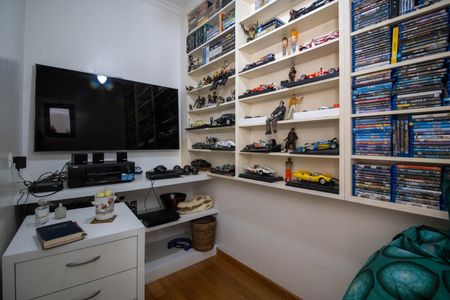 Apartamento à venda com 363m², 6 quartos e 4 vagasQuarto de jogos