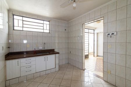 Casa à venda com 212m², 4 quartos e 4 vagasCozinha