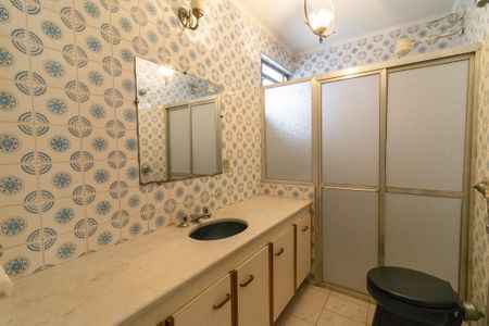 Casa à venda com 212m², 4 quartos e 4 vagasBanheiro Social