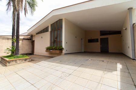 Casa à venda com 212m², 4 quartos e 4 vagasÁrea externa