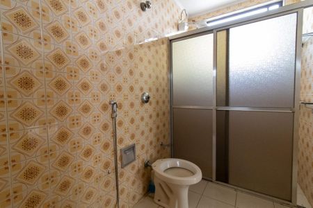 Casa à venda com 212m², 4 quartos e 4 vagasBanheiro da Suíte