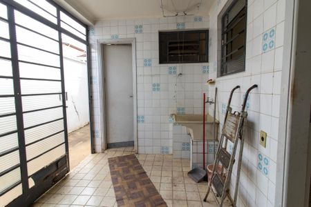 Casa à venda com 212m², 4 quartos e 4 vagasÁrea de Serviço