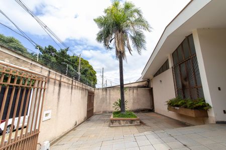 Casa à venda com 212m², 4 quartos e 4 vagasÁrea externa