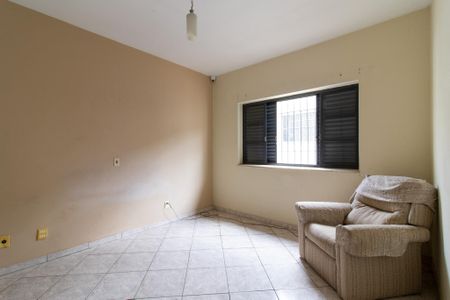 Casa à venda com 212m², 4 quartos e 4 vagasSuite