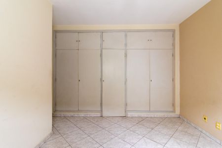 Casa à venda com 212m², 4 quartos e 4 vagasSuite