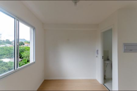 Quarto de kitnet/studio para alugar com 1 quarto, 18m² em Jardim Jaragua (sao Domingos), São Paulo
