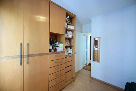 Apartamento à venda com 93m², 3 quartos e 2 vagasQuarto 2