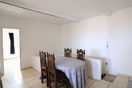 Sala de casa à venda com 3 quartos, 110m² em São Lucas, Belo Horizonte