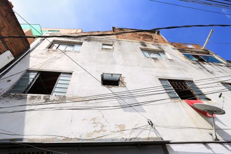 Casa à venda com 110m², 3 quartos e 1 vaga Casa à venda com 110m², 3 quartos e 1 vagaFachada