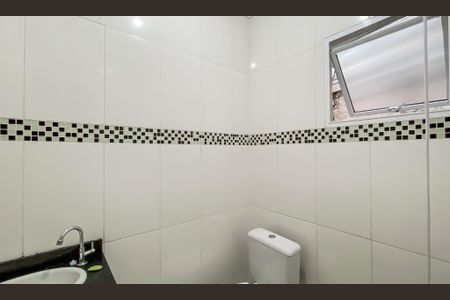 Casa à venda com 80m², 2 quartos e 2 vagas Casa à venda com 80m², 2 quartos e 2 vagasBanheiro da Suíte 1