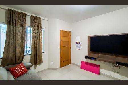 Sala de casa para alugar com 2 quartos, 80m² em Cidade Antônio Estêvão de Carvalho, São Paulo