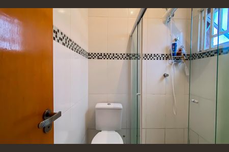 Casa à venda com 80m², 2 quartos e 2 vagas Casa à venda com 80m², 2 quartos e 2 vagasBanheiro da Suíte 2