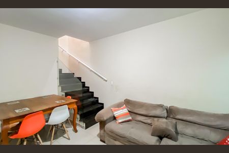 Sala de casa para alugar com 2 quartos, 80m² em Cidade Antônio Estêvão de Carvalho, São Paulo