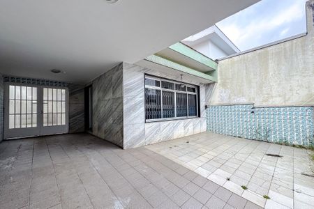 Casa para alugar com 218m², 3 quartos e 3 vagas Casa para alugar com 218m², 3 quartos e 3 vagasGaragem
