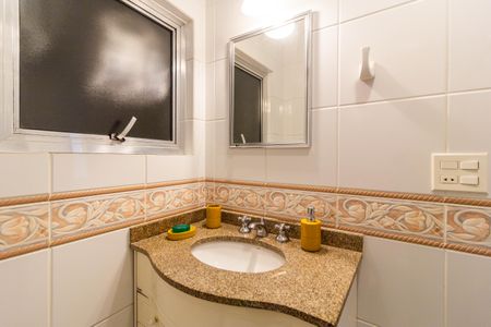 Banheiro de apartamento à venda com 1 quarto, 45m² em Jardim Paulista, São Paulo