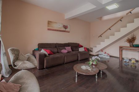 Sala de casa para alugar com 3 quartos, 209m² em Vila Assis Brasil, Mauá