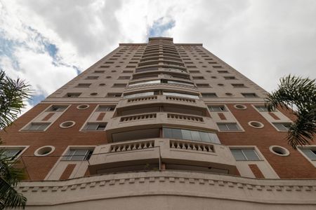 Apartamento para alugar com 83m², 3 quartos e 3 vagas Apartamento para alugar com 83m², 3 quartos e 3 vagasFachada