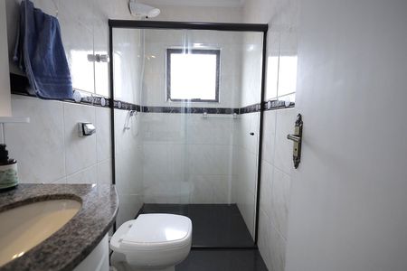 Apartamento à venda com 100m², 3 quartos e 2 vagas Apartamento à venda com 100m², 3 quartos e 2 vagasBanheiro