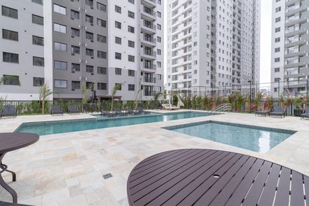 Apartamento à venda com 39m², 2 quartos e sem vagaÁrea comum - Piscina