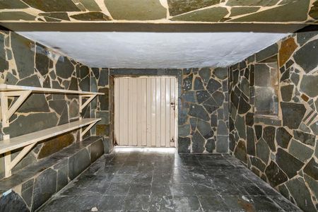 Casa à venda com 360m², 4 quartos e 2 vagasPorão 2