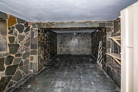 Casa à venda com 360m², 4 quartos e 2 vagasPorão 2