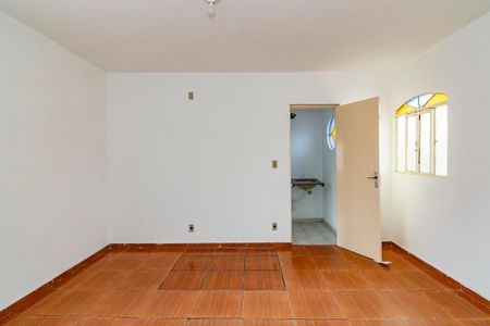 Casa à venda com 360m², 4 quartos e 2 vagasSuíte