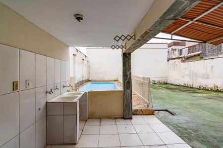 Casa à venda com 360m², 4 quartos e 2 vagasÁrea de Serviço