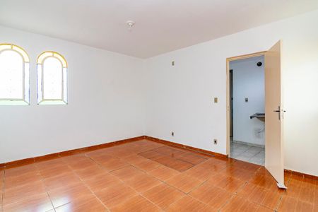 Casa à venda com 360m², 4 quartos e 2 vagasSuíte